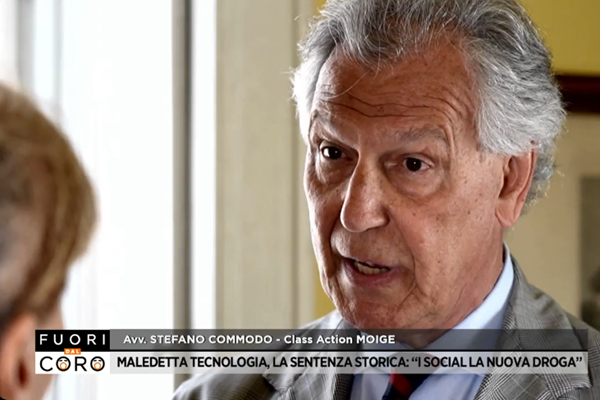 “Maledetta tecnologia, la sentenza storica: i social la nuova droga” – servizio “Fuori dal Coro” del 12/04/2026